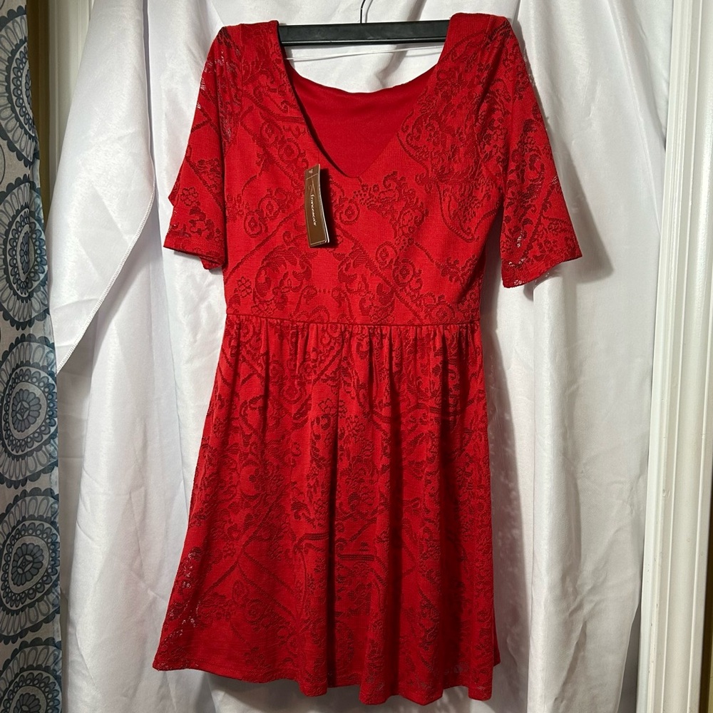 Francesca’s Miami red lace above knee dress Size M fully lined NWT wedding (H)